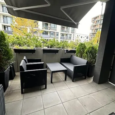 Daire Ahoj Park, Terrace Studio, Private Parking Bratislava