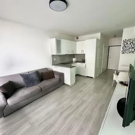 Ahoj Park, Terrace Studio, Private Parking * Bratislava