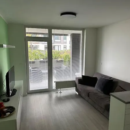 Daire Ahoj Park, Terrace Studio, Private Parking *